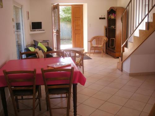 Maison De Vacances - Uzer