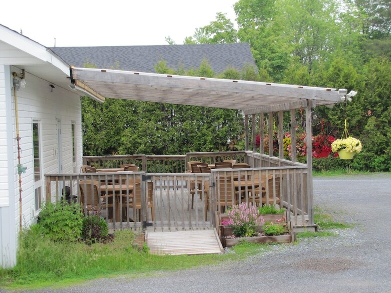 Grove Motel