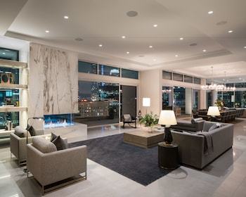 Apartamentos Level Furnished Living