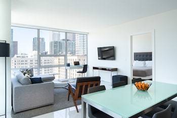 Apartamentos Level Furnished Living