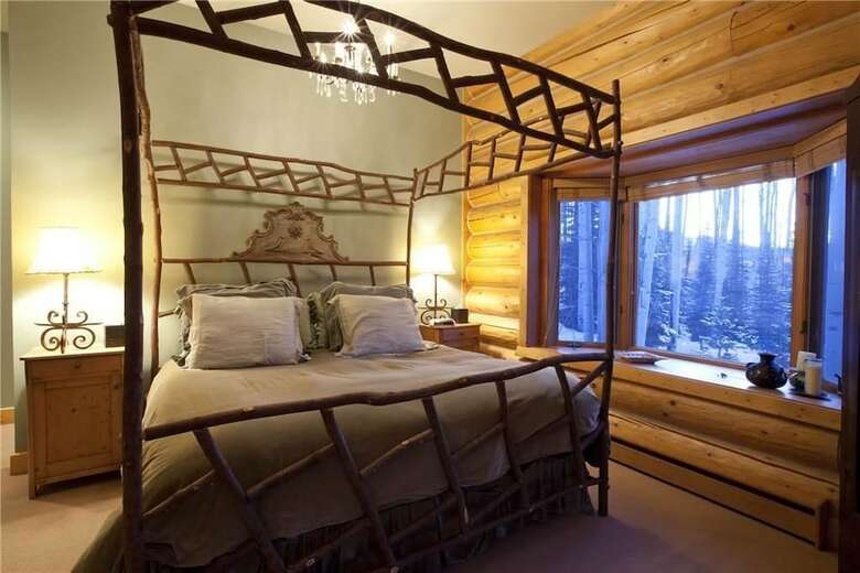 Snowdrift Cabin