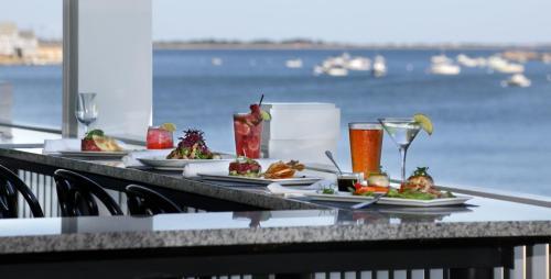 Madison Beach Hotel, Curio Collection By Hilton
