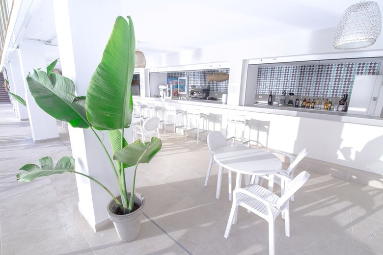 Atlantic Holiday Hotel