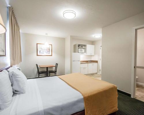Hotel Suburban Extended Stay