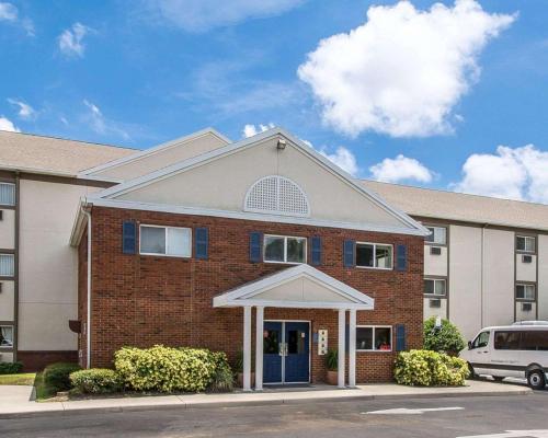 Hotel Suburban Extended Stay