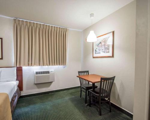 Hotel Suburban Extended Stay