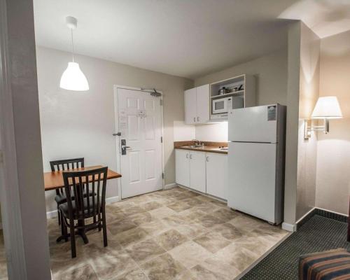Hotel Suburban Extended Stay