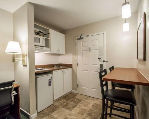 Hotel Suburban Extended Stay
