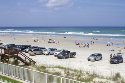 Hotel New Smyrna Waves By Exploria Resorts