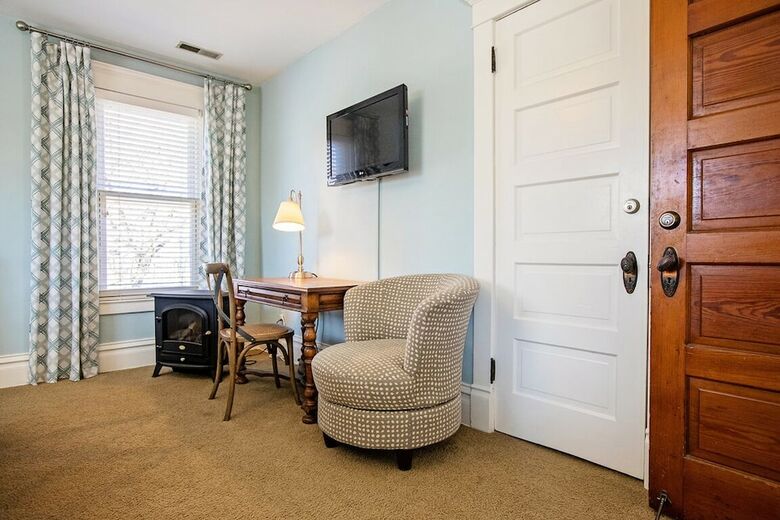 Harrison House Bed & Breakfast