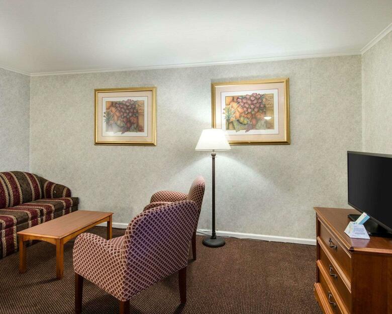 Hotel Econo Lodge Inn & Suites
