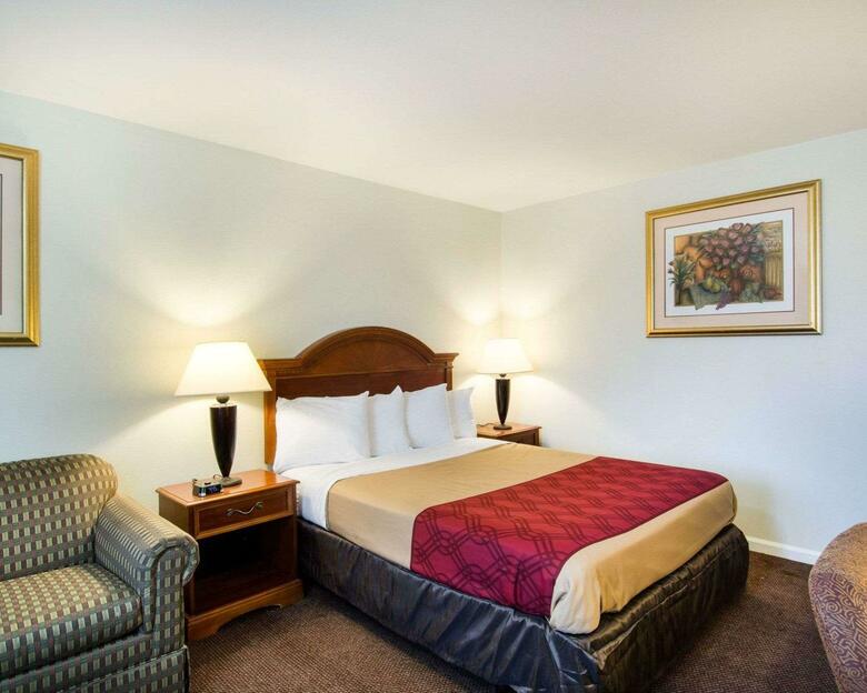 Hotel Econo Lodge Inn & Suites