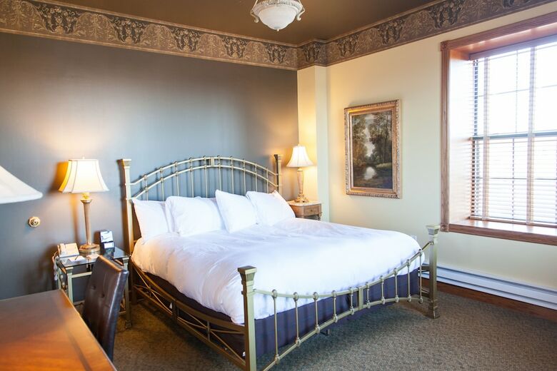 Hotel Landmark Inn
