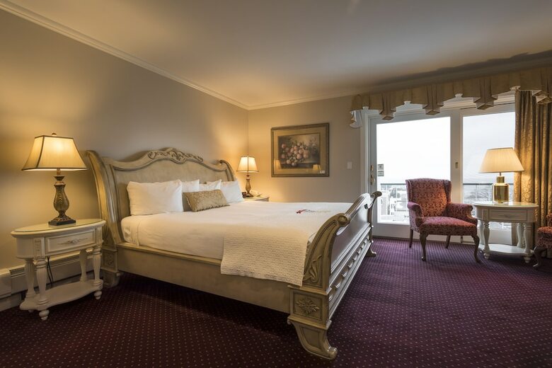 Stafford's Perry Hotel