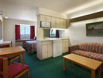 Hotel Super 8 Fargo Airport