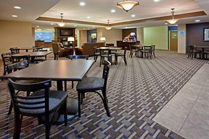Hotel Holiday Inn Express Devils Lake