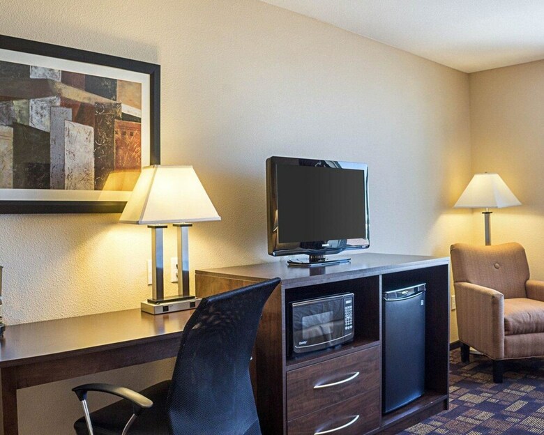 Hotel Quality Inn & Suites