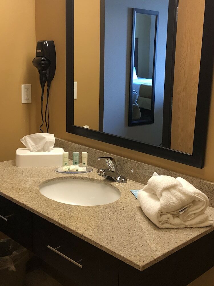 Hotel Quality Inn & Suites