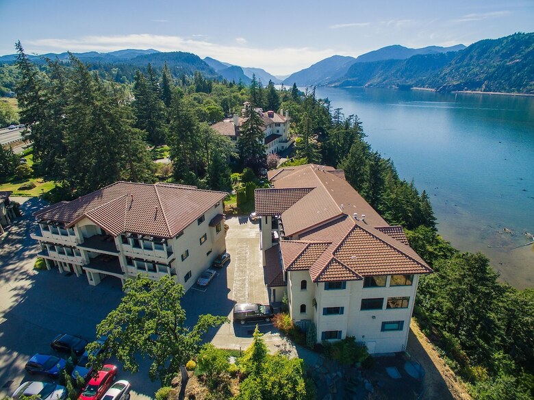 Columbia Cliff Villas Hotel