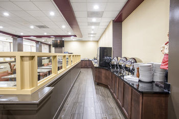 Clarion Hotel Detroit Metro Airport