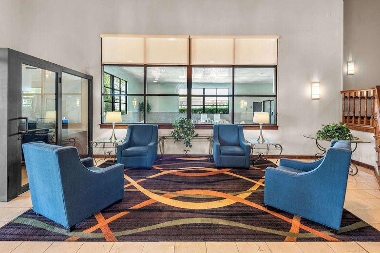 Hotel Clarion Inn & Suites Northwest