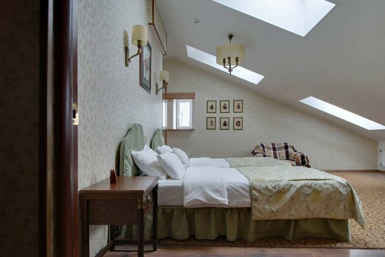 Lancaster Court Hotel