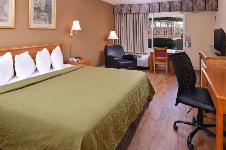 Hotel Quality Inn Dutch Inn