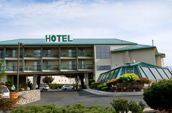 Hotel Cedars Inn