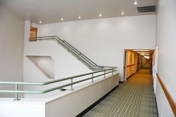 Hotel Cedars Inn