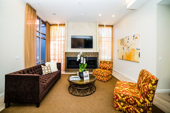Aparthotel Ginosi Figaro Suites