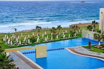 Hotel Capital Coast Resort & Spa