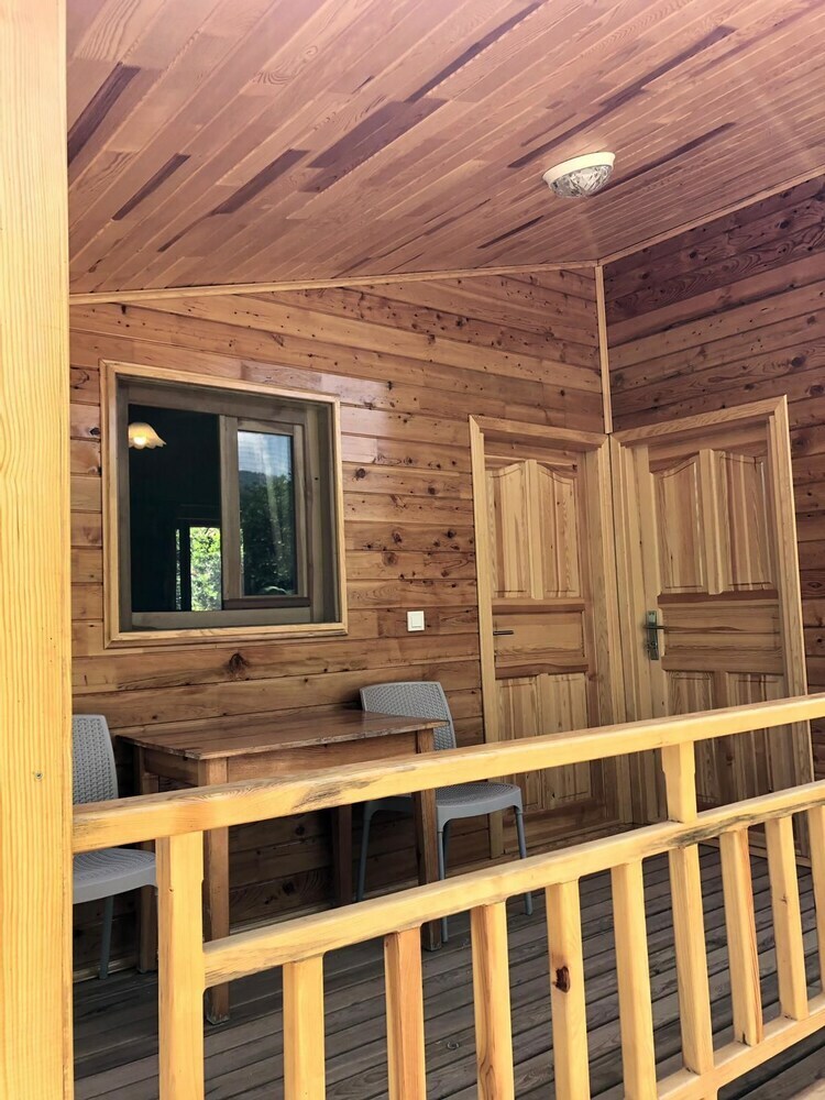 Lemon Garden Lodge