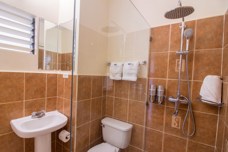 Hotel Travellers Beach Resort