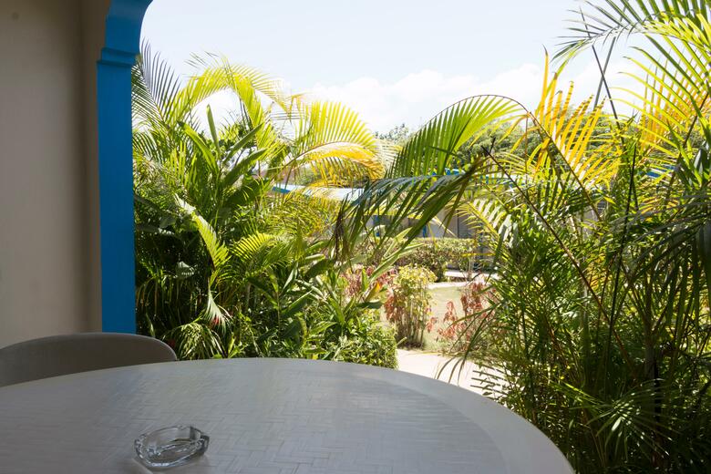 Hotel Travellers Beach Resort