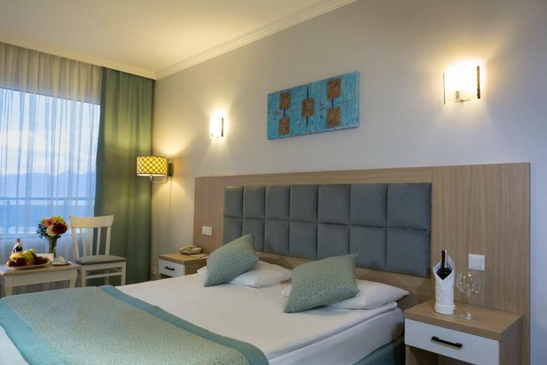 Hotel Adonis