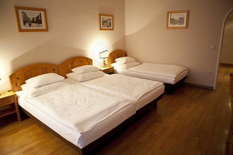 Hotel Caroline