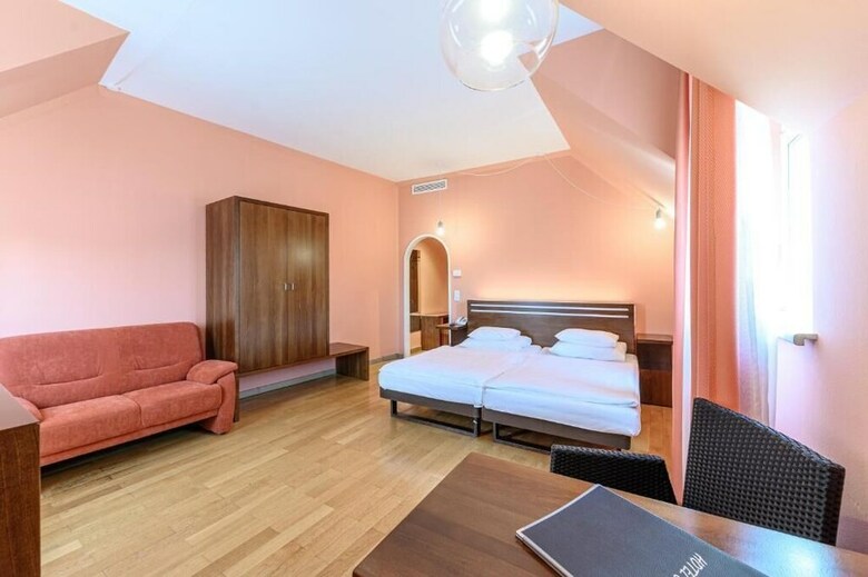Hotel Caroline