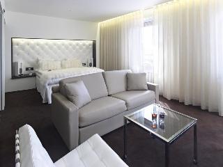 Hotel Riverton