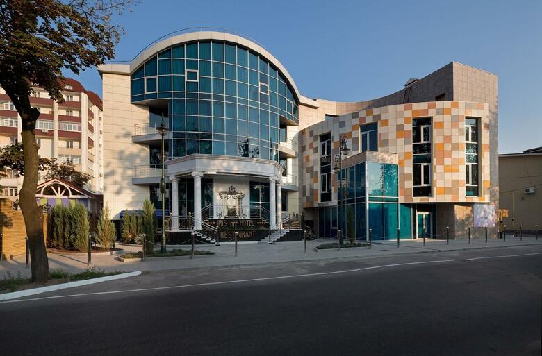 Iris Art Hotel