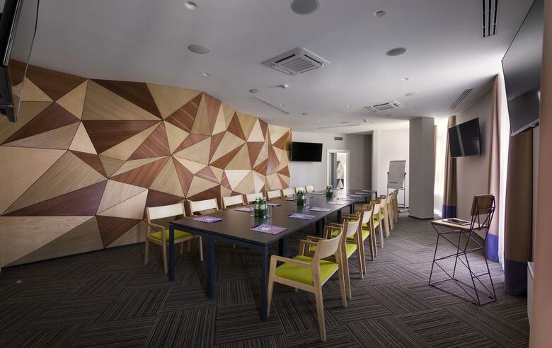 Iris Art Hotel