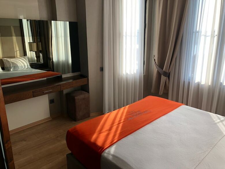 The Biancho Hotel Pera