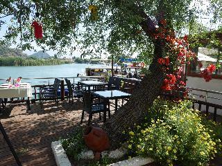 Longhouse Inn Hotel