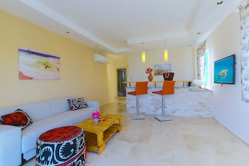 Aparthotel Saylam Suites