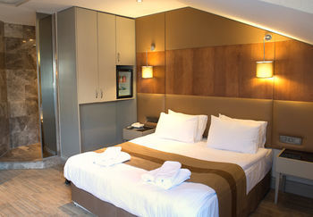 Hotel Gk Regency Suites