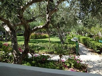 Hotel Villea Village