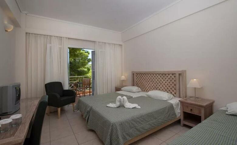 Alonissos Beach Bungalows & Suites Hotel