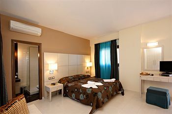Theros Hotel