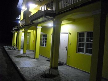 Hotel Piarco Village Suites