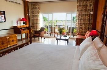 Bougainvillier Hotel  And� Re
