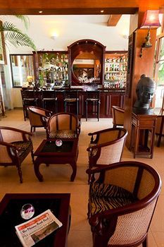 Bougainvillier Hotel  And� Re